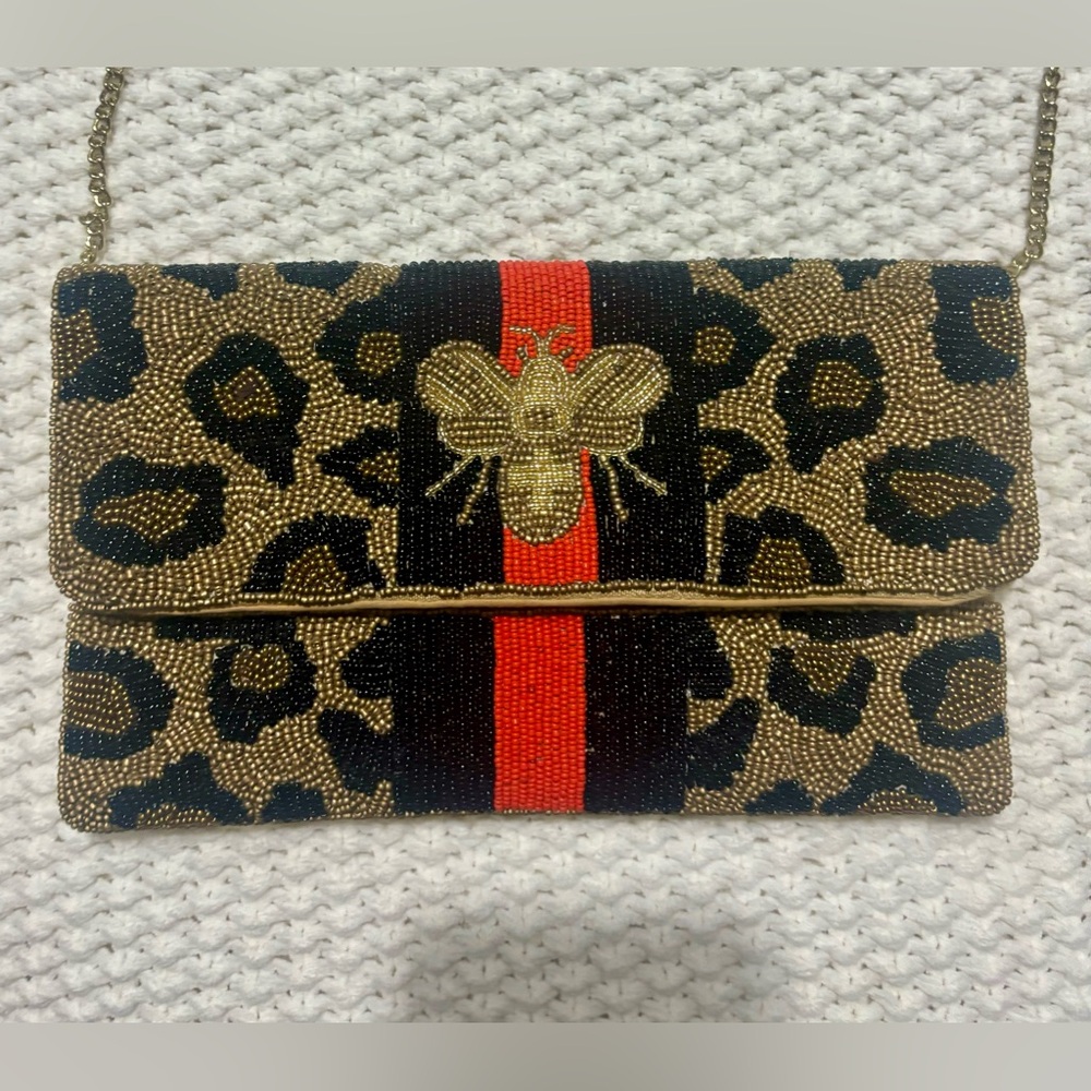 Beaded clutch with chain